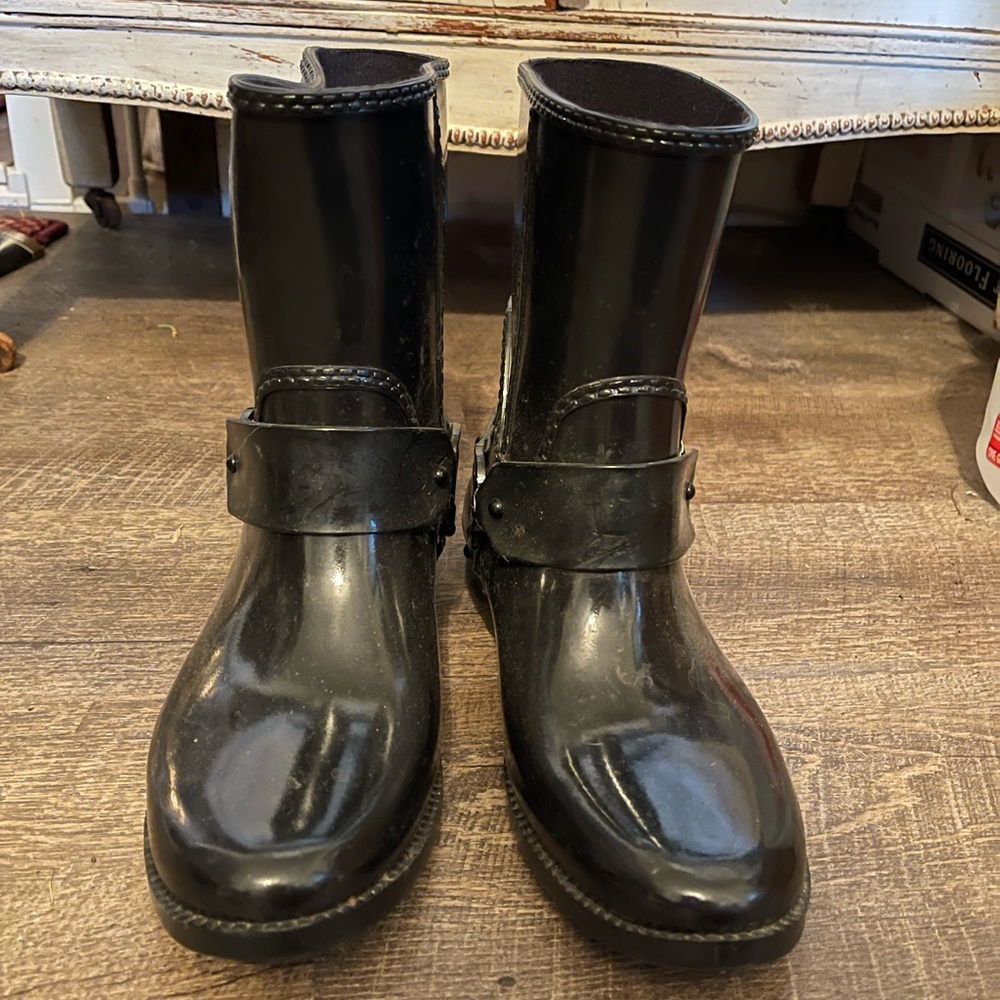 Michael Kors black patent ankle rain boots size 8